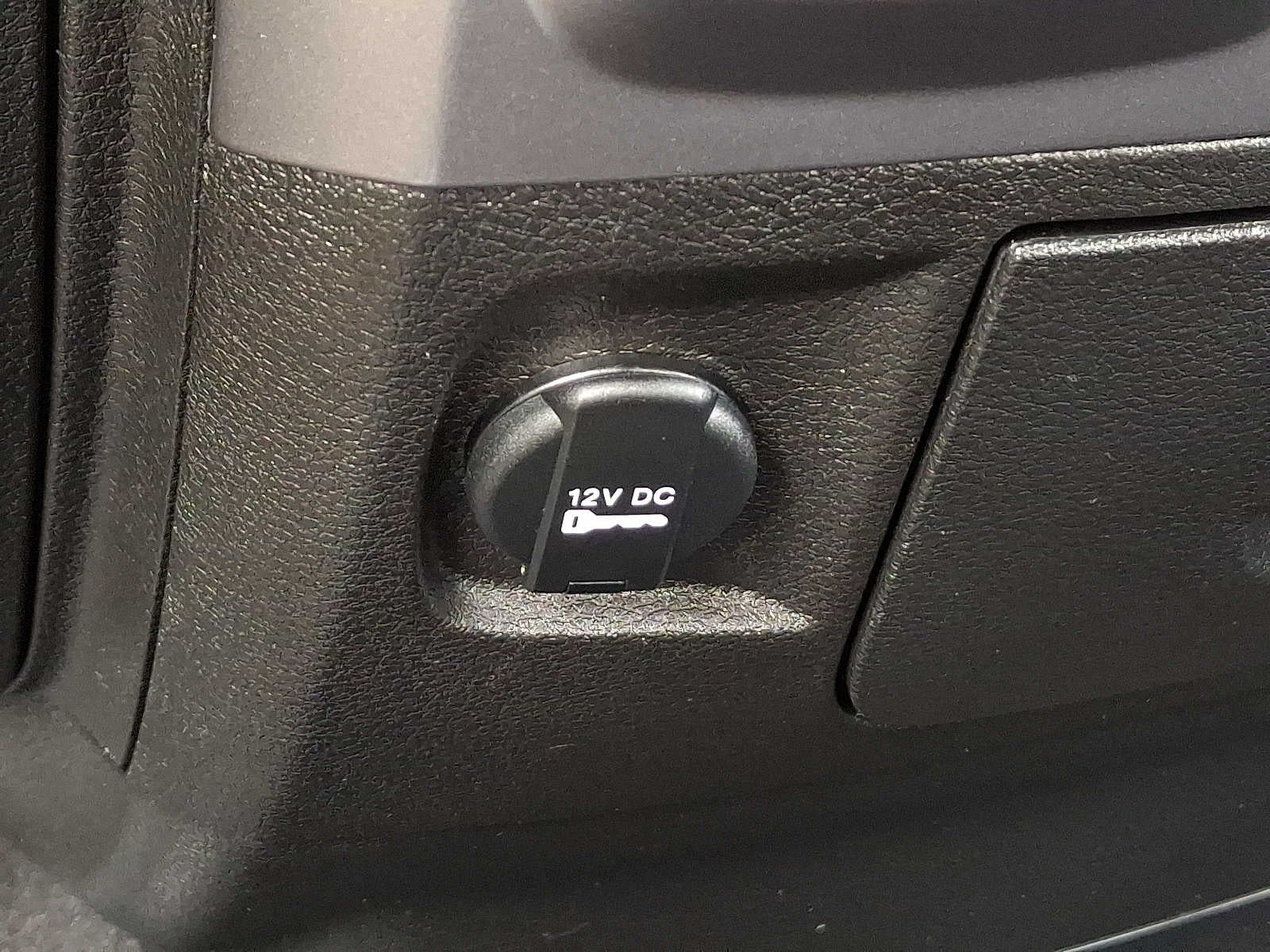 2024 RAM 1500 Classic SLT 4x4 Quad Cab 64 Box