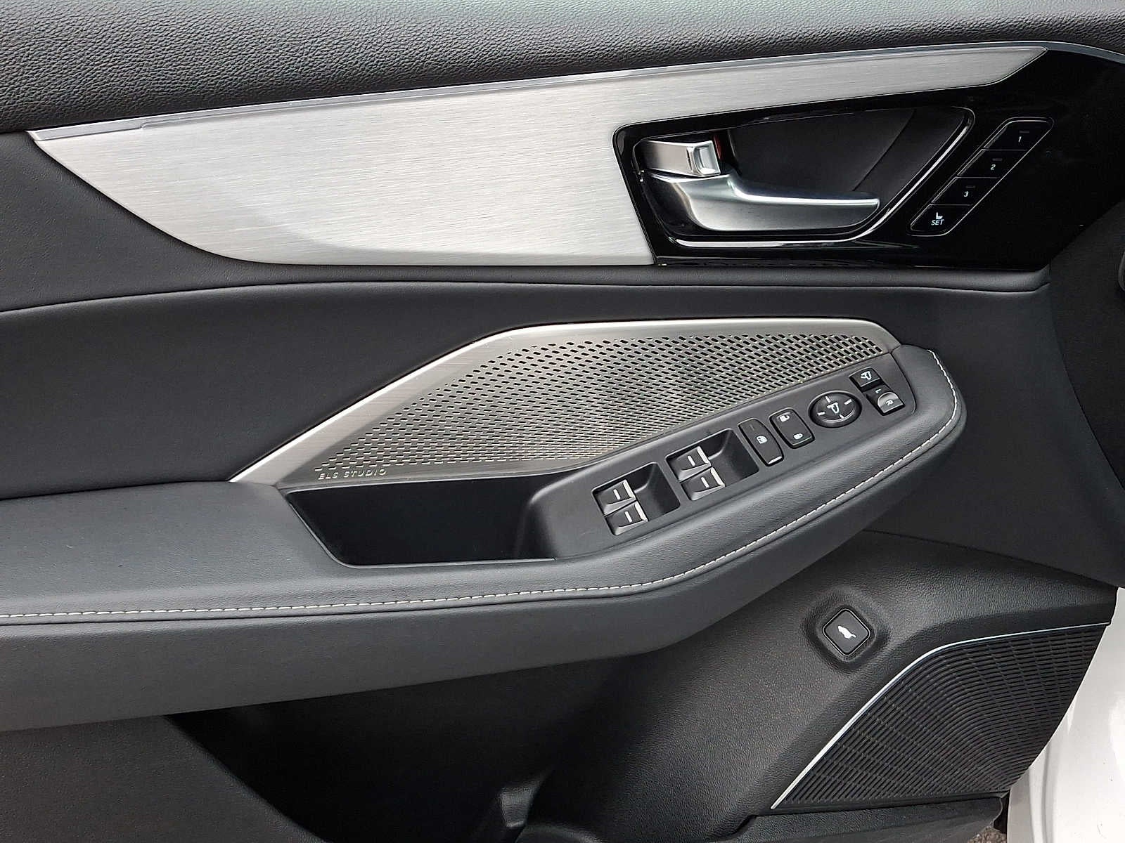 2023 Acura MDX SH-AWD w/Technology Package