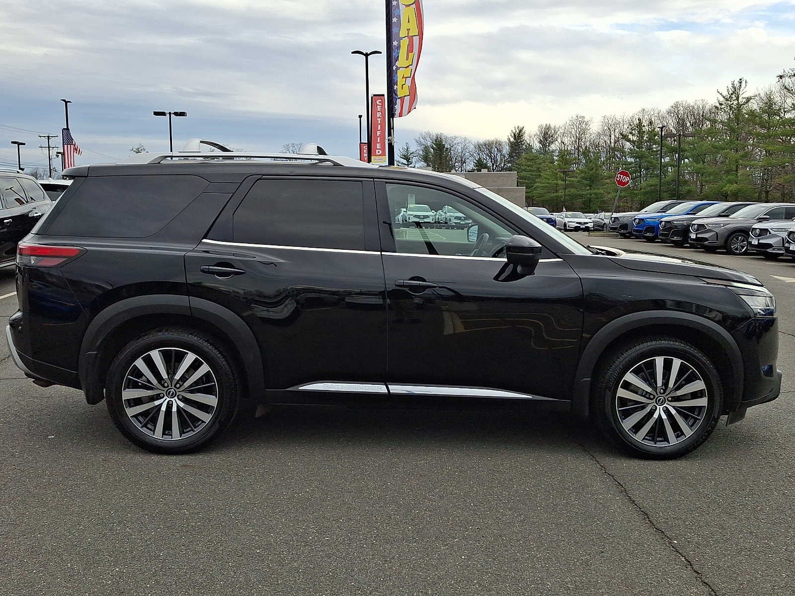 2022 Nissan Pathfinder Platinum 4WD