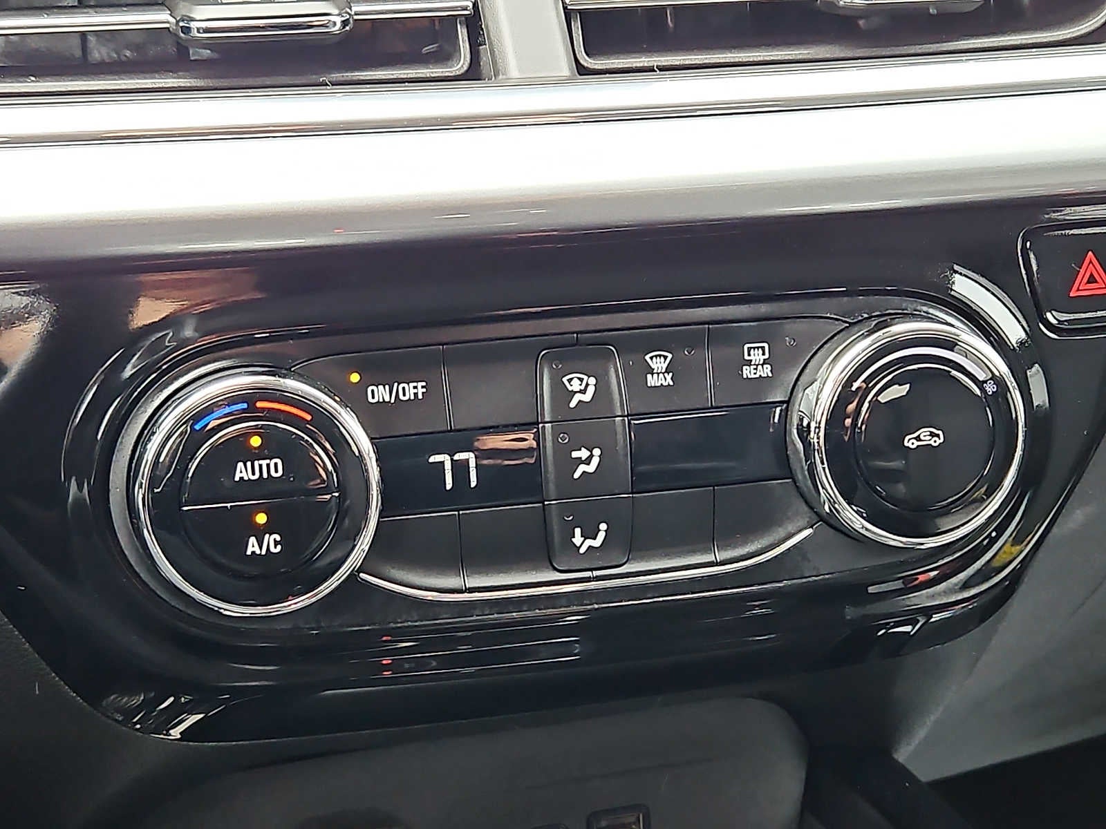 2025 Chevrolet Trax FWD 4dr LT