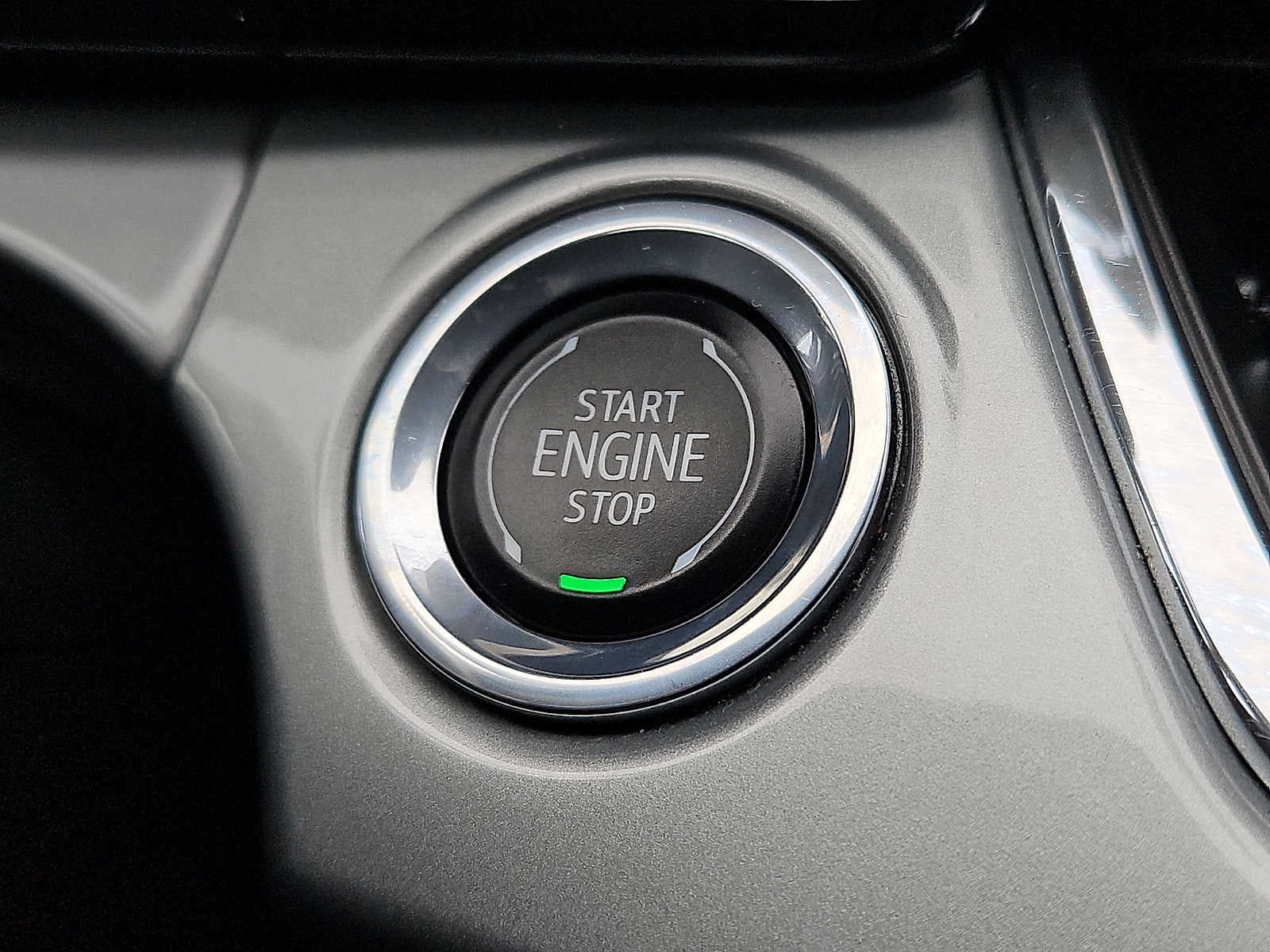 2025 Chevrolet Trax FWD 4dr LT